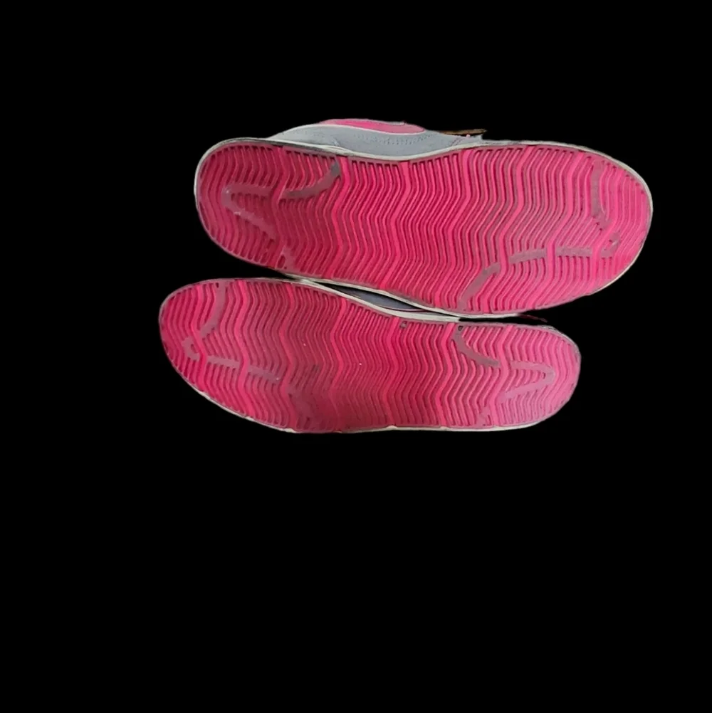 Nike Shoes - Picture 3 of 5